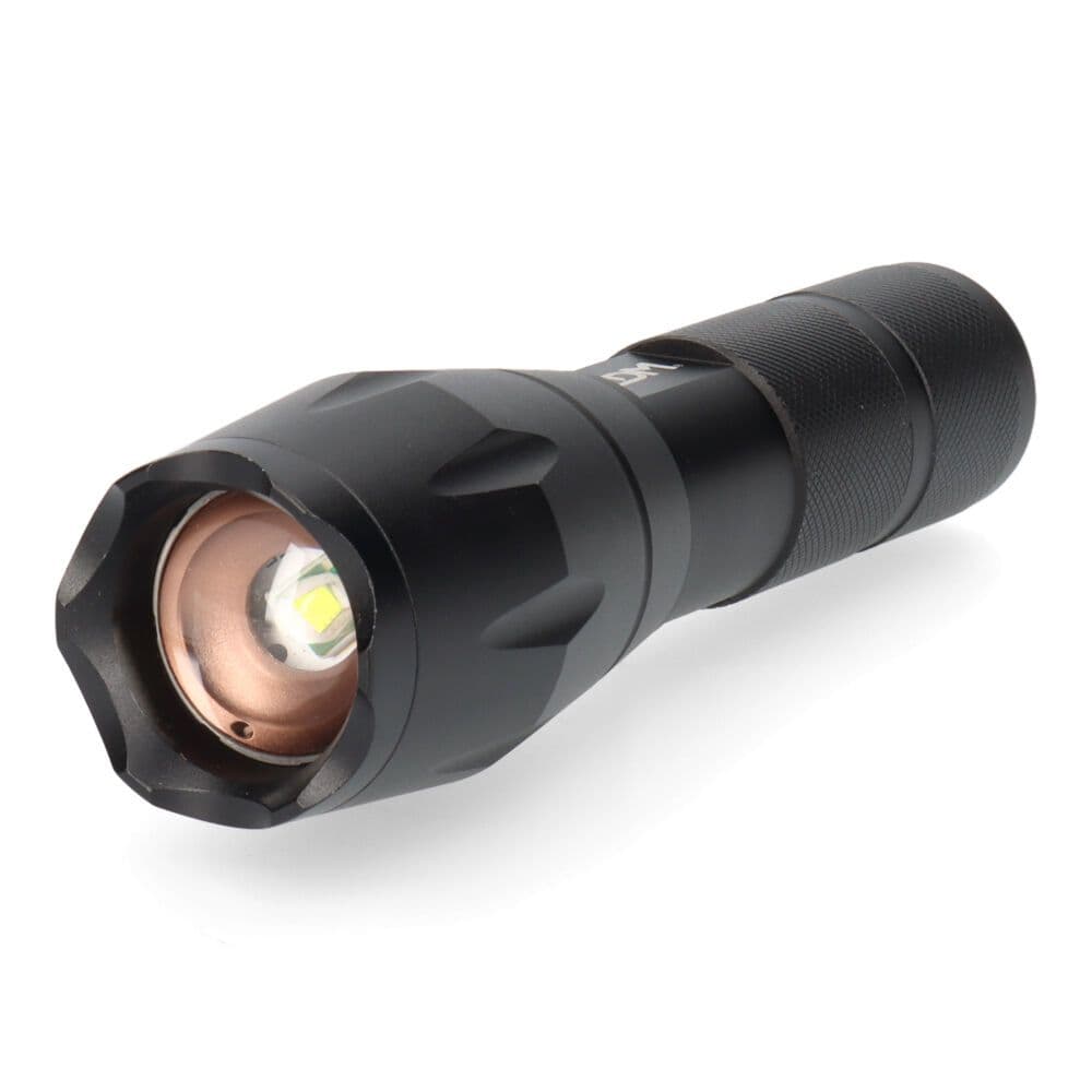 LINTERNA LED TACTICAL FORCE, ZOOM, ALUMINIO, 3 W 140 lm 3xAAA (INCLUIDAS)